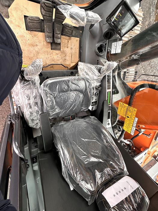 Новий гусеничний екскаватор Develon 205 Без напрацювання