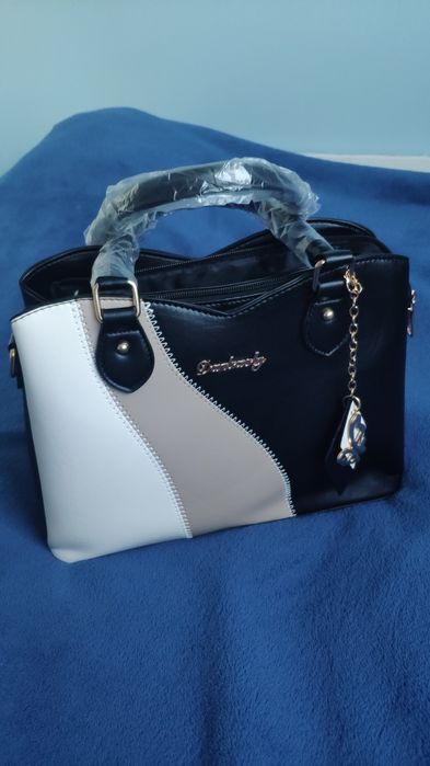 Damska torebka kuferek lub na ramię