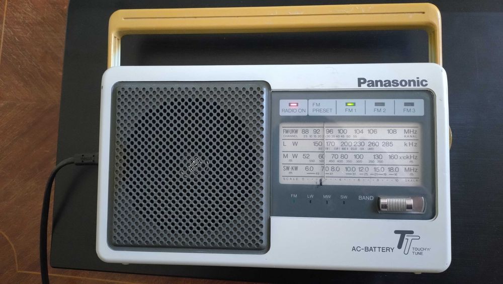 Radio Portatil Panasonic RF-545L FM/LW/MW