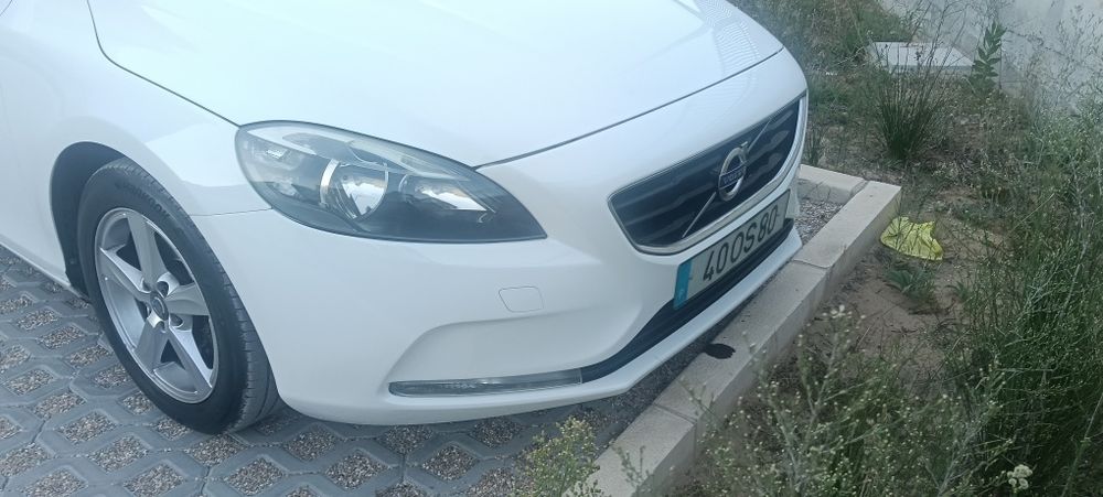 Volvo V40 em excelente estado
