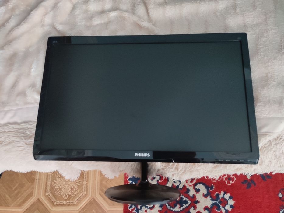 Монитор Philips 247e. 1920-1080 Ful hd.
