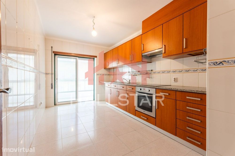 Apartamento T3+1 Duplex / Garagem Fechada / Leiria