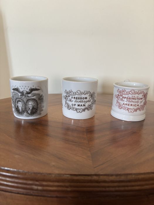 Três canecas Vista Alegre “II centenário da independência dos EUA”