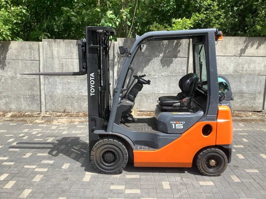 Toyota 8FGF15 2019 | Triplex 4,7 m | Wolny Skok |Przesuw |Waga,  6200 mtg