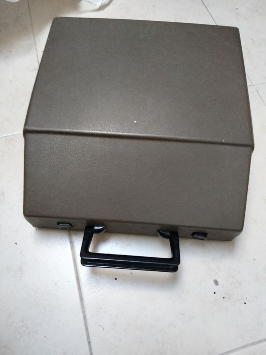 Máquina de escrever Oliva
