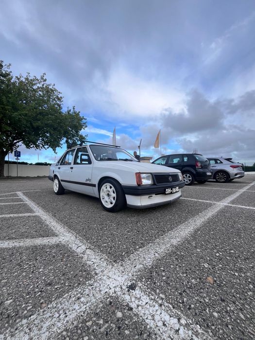 Selling Opel Corsa 1.2 S