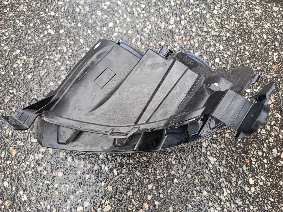 Renault master lampa prawa