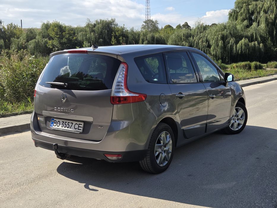 Renault Grand Scenic 2011р.  1,5дизель