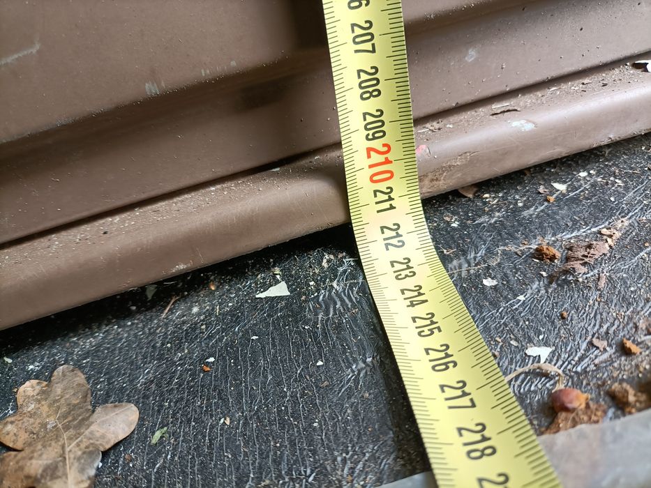 Sprzedam drzwi uchylne do garażu