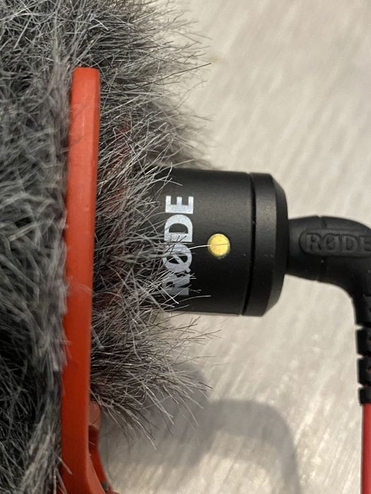 Mikrofon Rode videomicro dead cat do aparatu kamery stream youtube