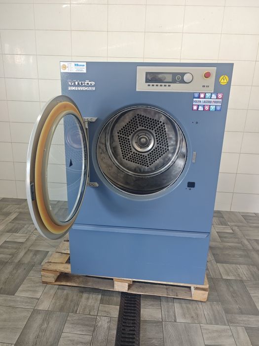 Професійна сушильна машина 13 кг Miele PT8253 EL