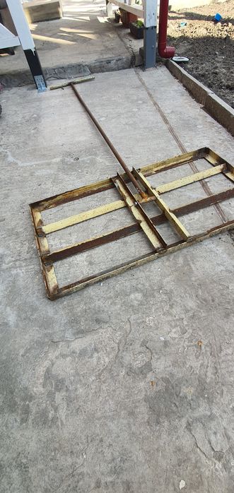 Граблі для вирівнювання ґрунту, землі