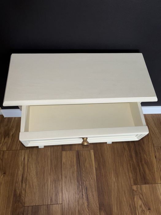 Sprzedam Szafkę Nocną