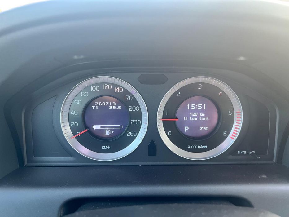 Автомобіль Вольво Volvo XC60 2010