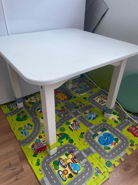 Stolik i 2 krzeselka