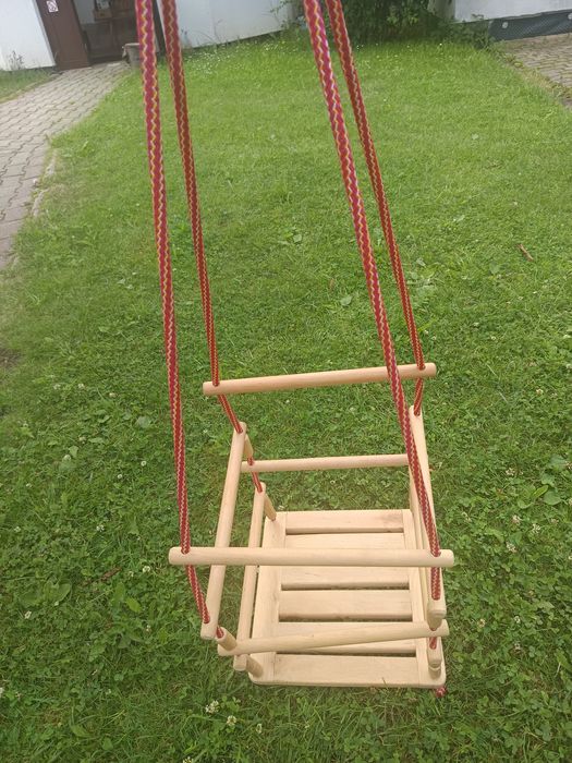 Huśtawka dla Maluszka, drewniana