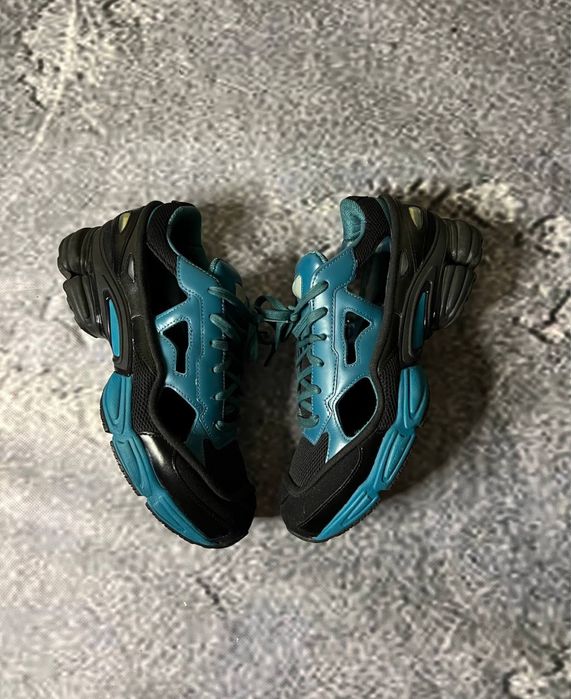 Raf simona replicant