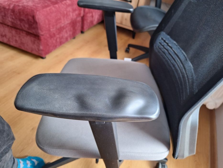 Krzesło biurowe ergonomiczne szare
