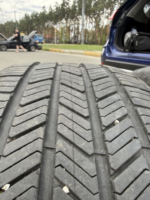 Літня гума Goodyear 225/50/19 комплект