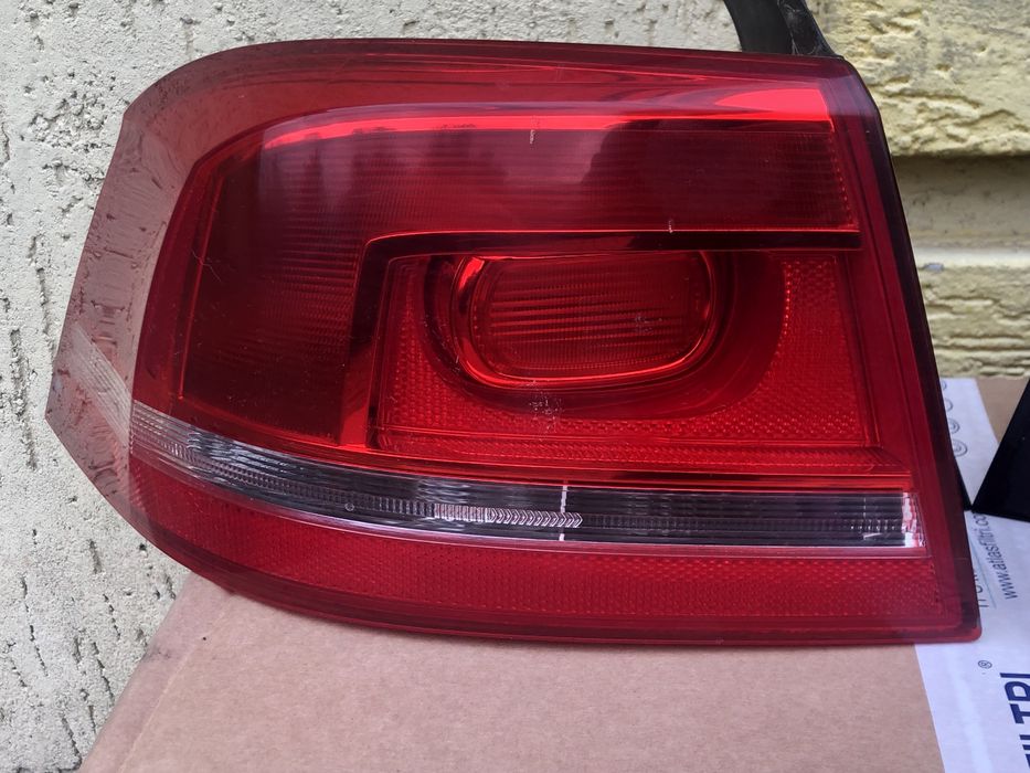Ліхтар 3AE945094K/093J  Європа VW Passat B7 sedan Фонарь 3AE945095F