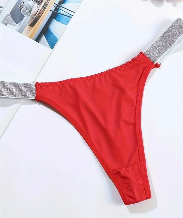 Очень красивые женские трусы-стринги размер М (46)