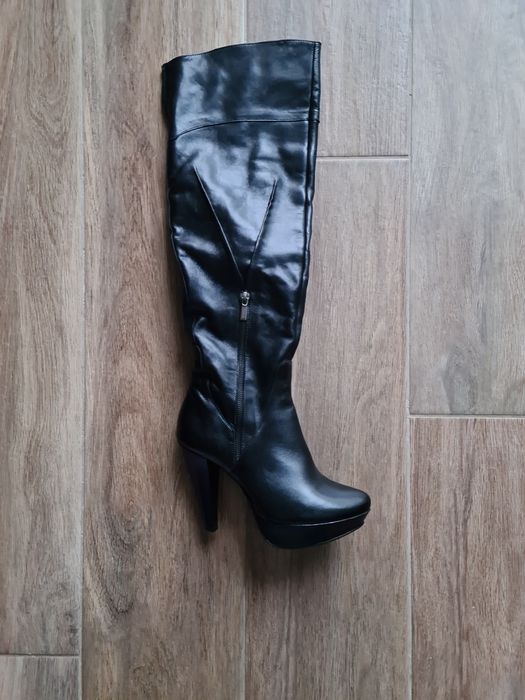 Kozaki czarne ze skóry nowe