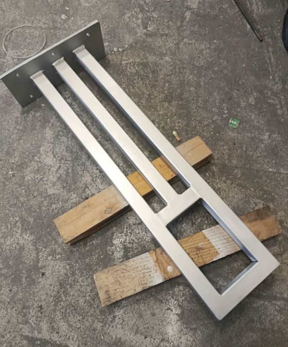 Stelaż schody półkowe, wspornikowe