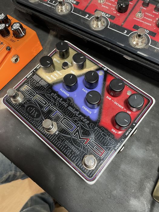 Efekt gitarowy  Epitome electro harmonix Klasa  prezent gitarzysty