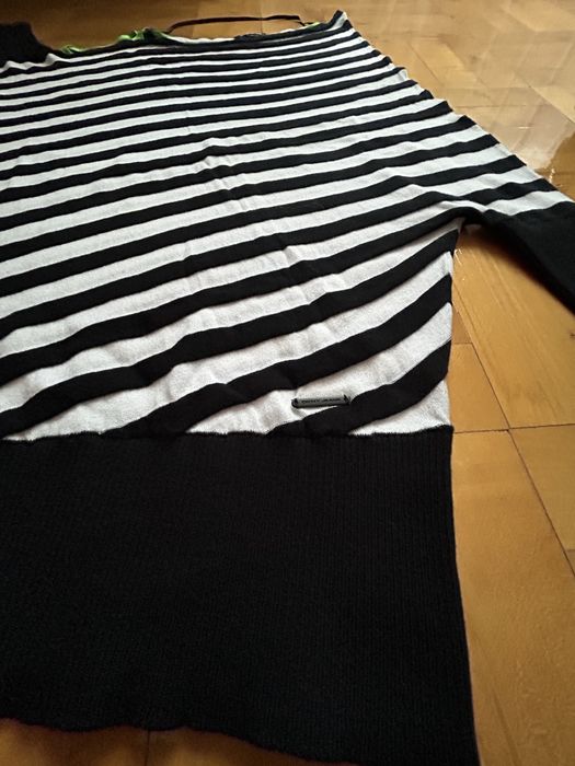 DKNY sweterek oversize