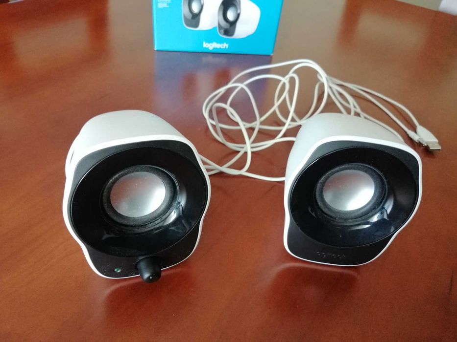 Colunas Logitech Z120