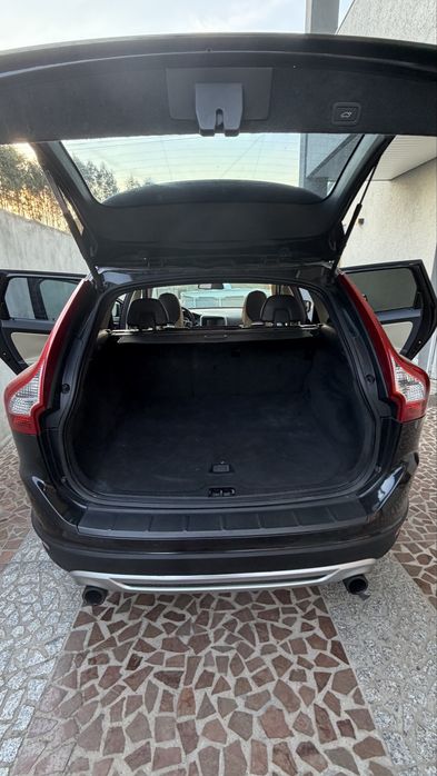 Volvo XC60 2011 R-Design D3