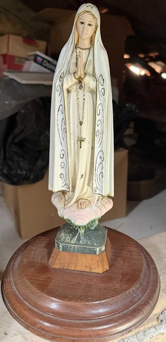 statuettes de Jésus et Marie
