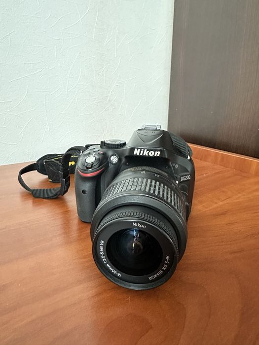 Фотоапарат Nikon d5200 з обʼєктивом 18-55mm