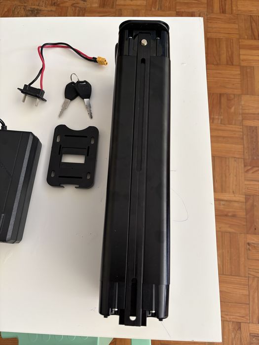 Bateria litio 52V 40bms nova + Carregador 58.8V 5A Novo