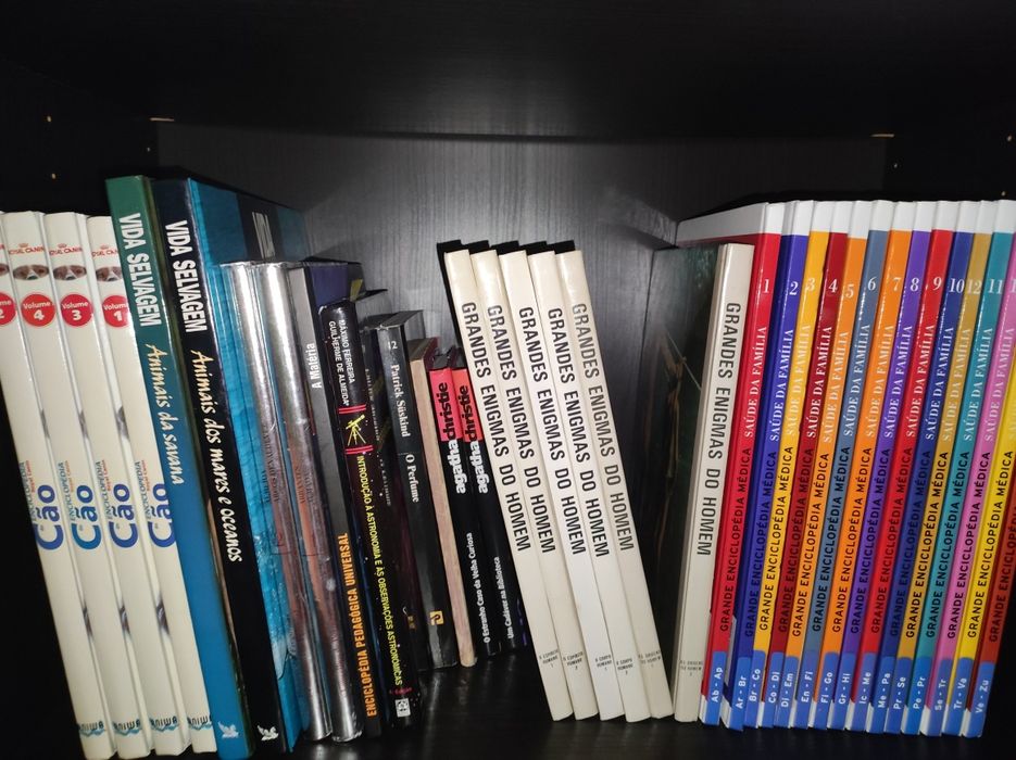Livros e enciclopédias