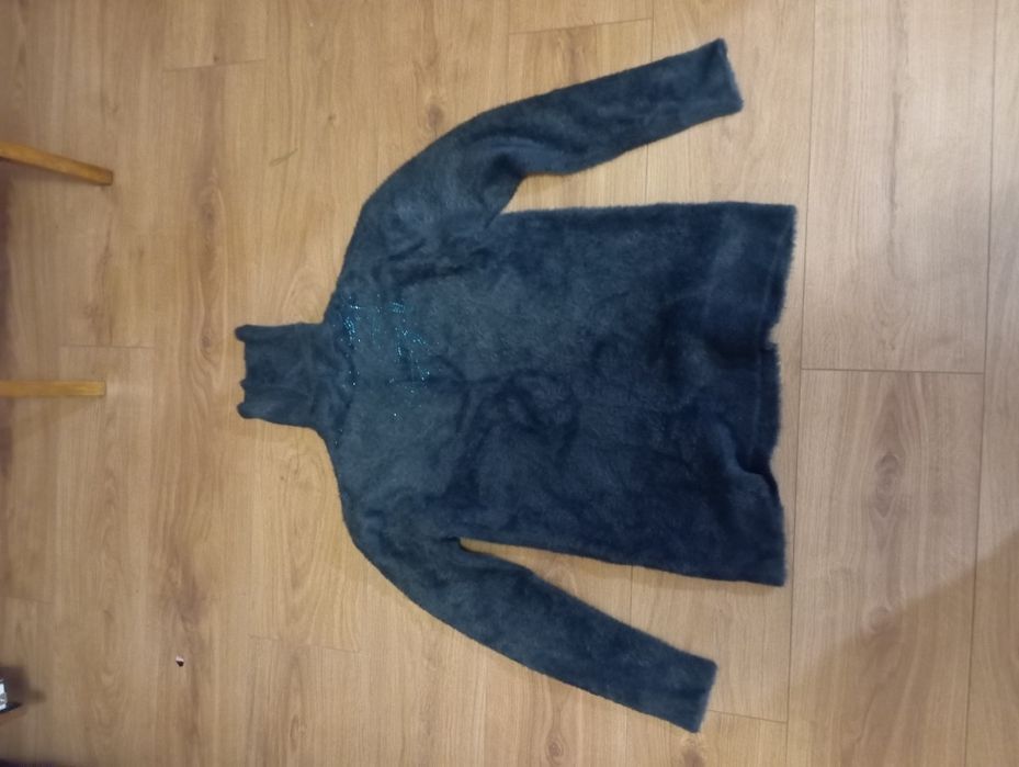 Светр жіночий синій