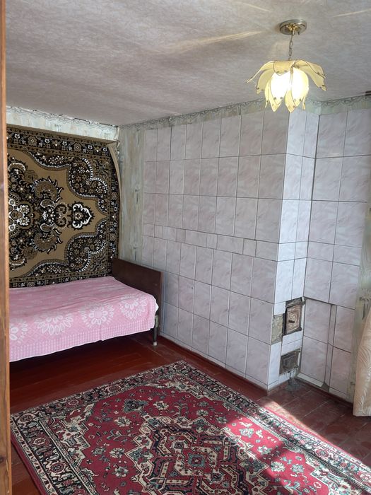 Продається земельна ділянка з будинком