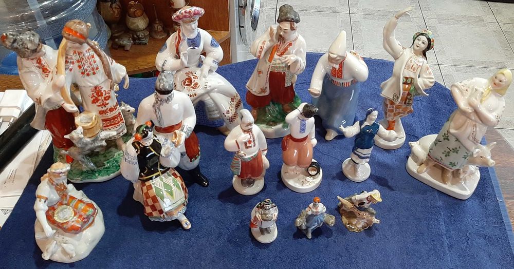 Фарфоровые статуэтки, Украинская тематика, заводы СССР. Цена снижена, звоните или пишите.
