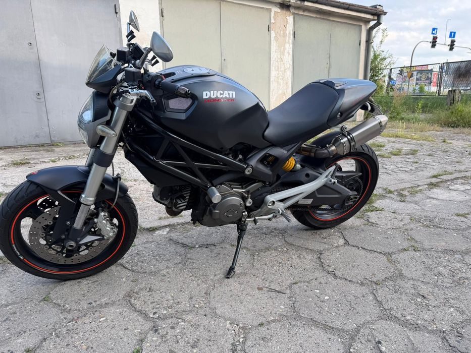 Ducati Monster 696