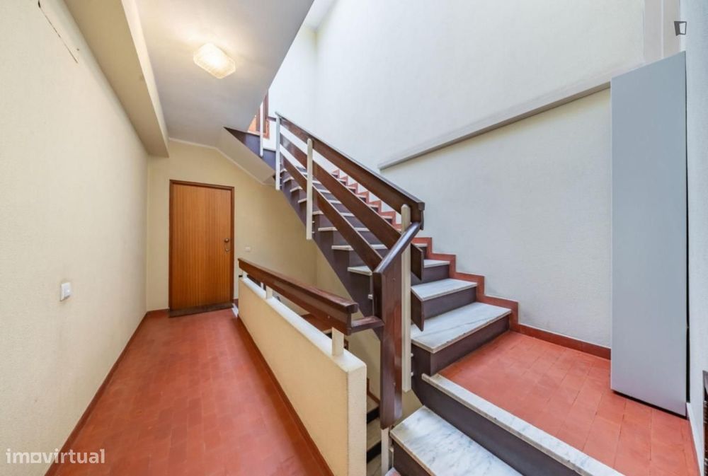 Quarto - localizado em Guimaraes