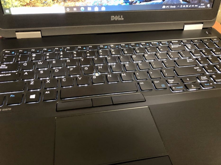 Продам Dell E5570 intel i7 з США Новий SSD M2 NVMe 240 Gb RAM 16 Gb