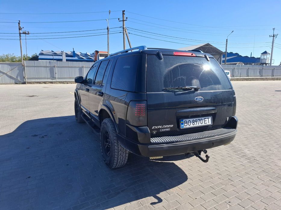 Автомобіль Ford Explorer