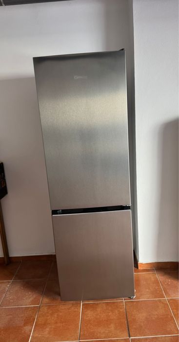 Vendo frigorifico novo