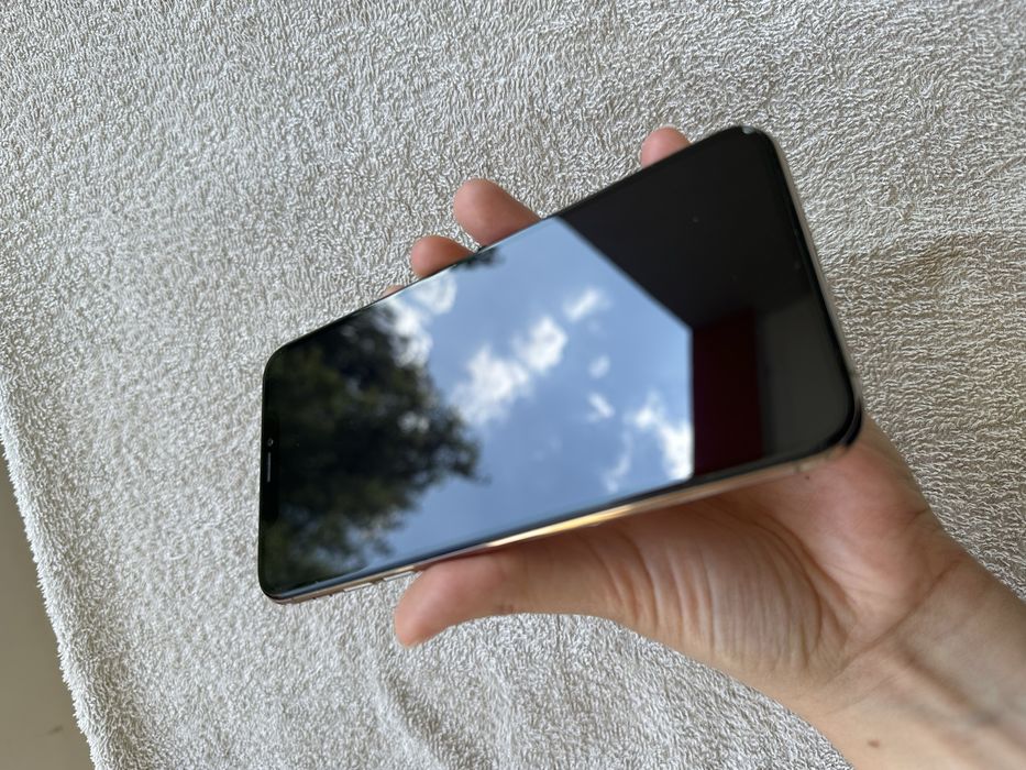 USZKODZONY iPhone XS Max na części