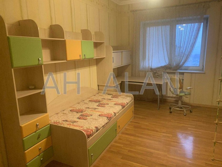Без комісії Здається 3-кімнатна квартира на вул. Татарська 7
