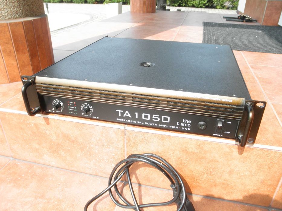 Końcówka mocy The T.amp 1050. Wzmacniacz 2x 520 W rms.