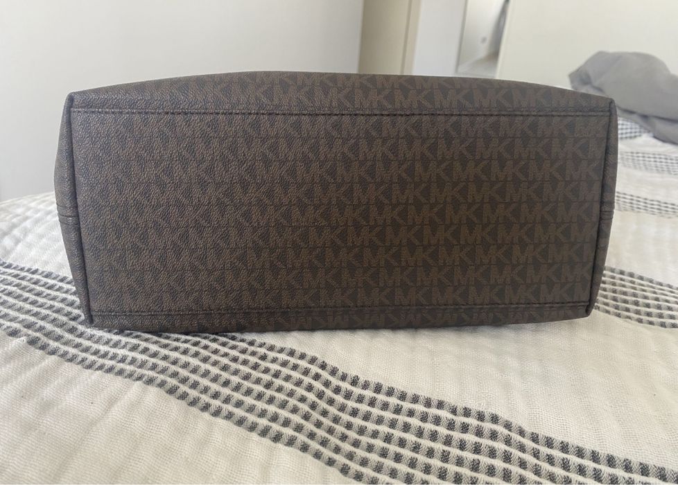 Mala Michael Kors