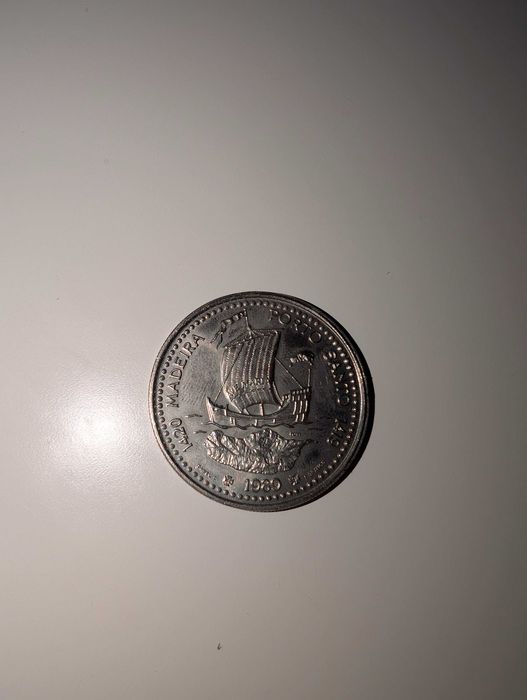 100 Escudos Coin - Discovery of the Madeira and Porto Santo Islands