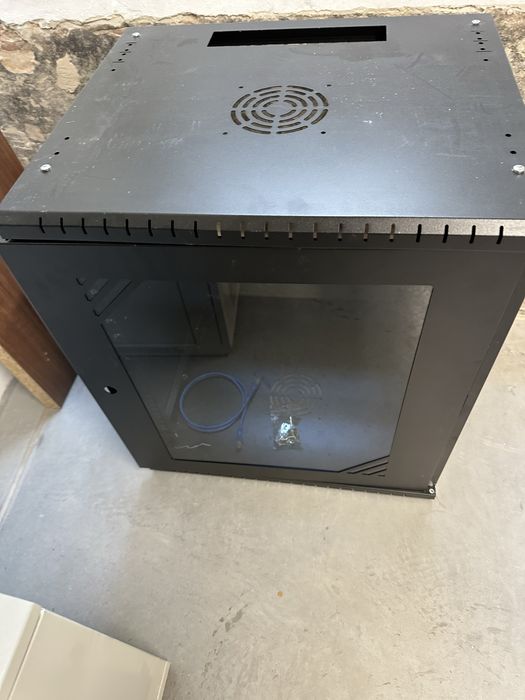 Szafka serwerowa czarna instalacyjna czarna komputerowa