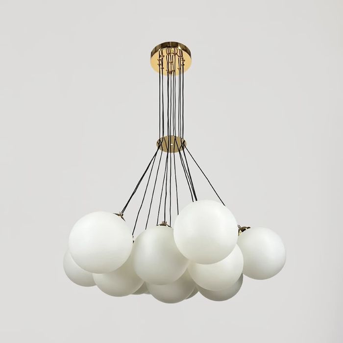 Підвісна люстра на плафонах стильна люстра